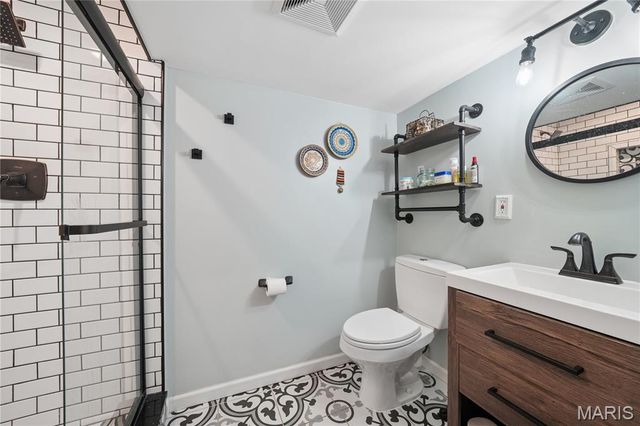 62 Briarcliff, St Louis, MO 63124