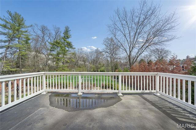 62 Briarcliff, St Louis, MO 63124