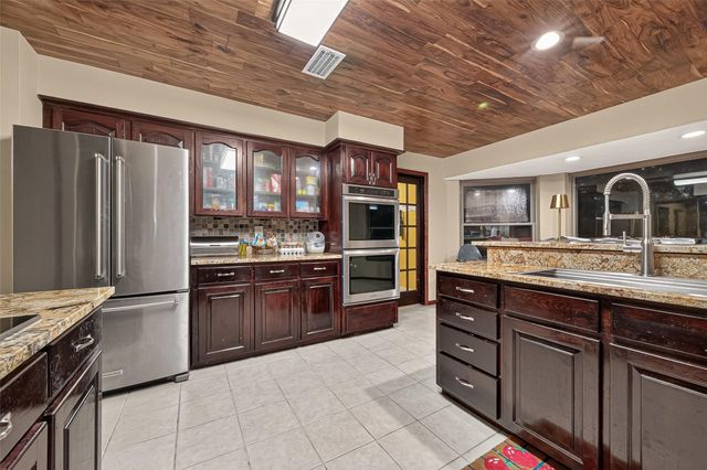 18614 Mink Lake Drive, Magnolia, TX 77355