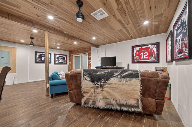18614 Mink Lake Drive, Magnolia, TX 77355