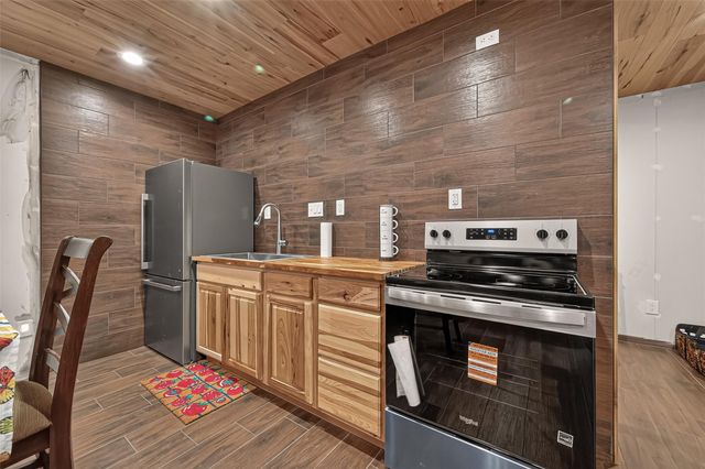 18614 Mink Lake Drive, Magnolia, TX 77355