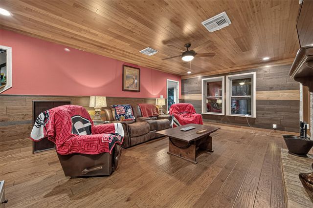 18614 Mink Lake Drive, Magnolia, TX 77355