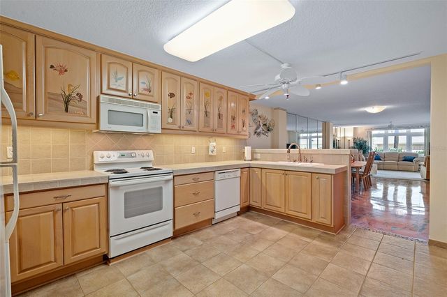 395 S ATLANTIC AVENUE 102, Ormond Beach, FL 32176