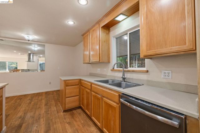 13904 Tuolumne Rd, Sonora, CA 95370