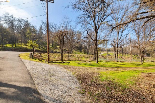 13904 Tuolumne Rd, Sonora, CA 95370