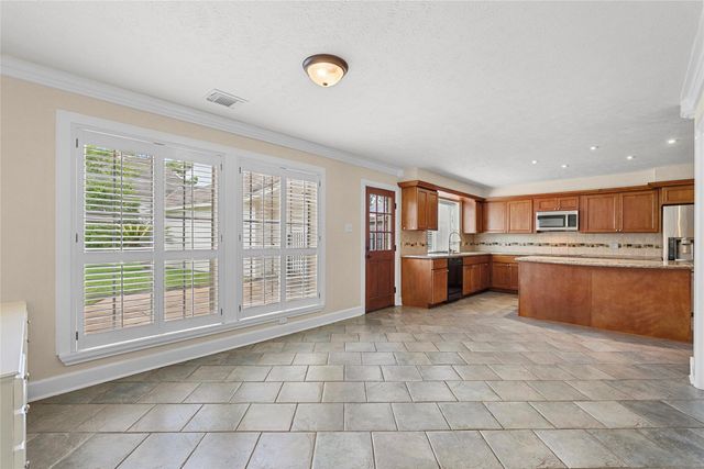 2104 Bay Hill Drive, League City, TX 77573
