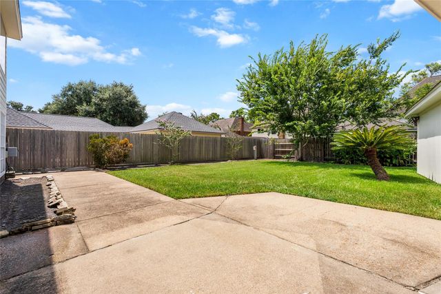 2104 Bay Hill Drive, League City, TX 77573