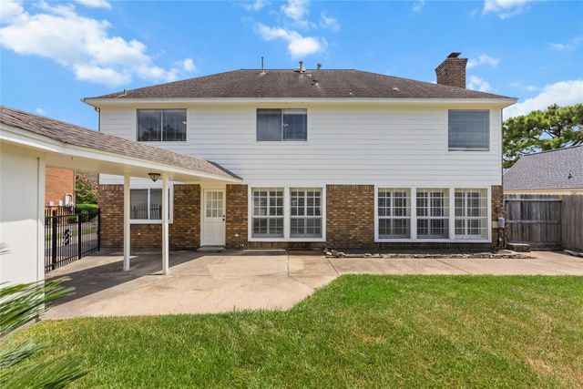 2104 Bay Hill Drive, League City, TX 77573