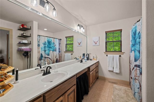 35 Nantwich Circle, Bella Vista, AR 72714