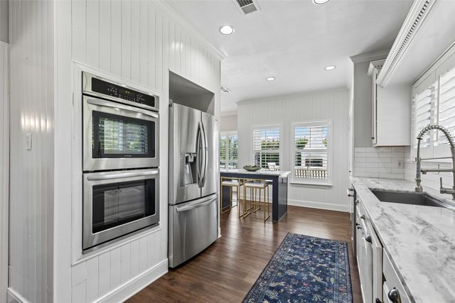 221 Carriage Hill Lane, Heath, TX 75032