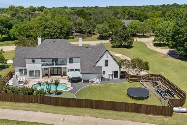 221 Carriage Hill Lane, Heath, TX 75032