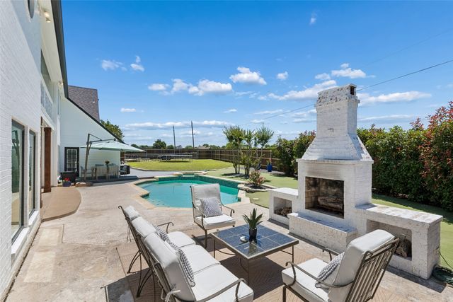 221 Carriage Hill Lane, Heath, TX 75032