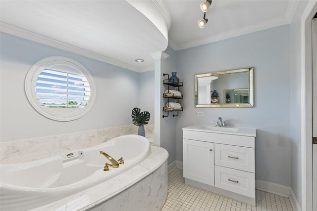 221 Carriage Hill Lane, Heath, TX 75032