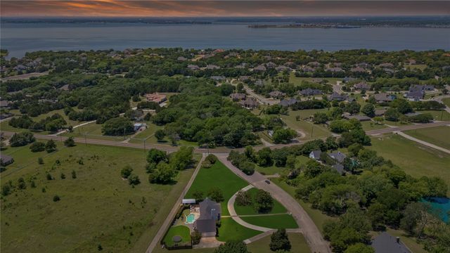 221 Carriage Hill Lane, Heath, TX 75032
