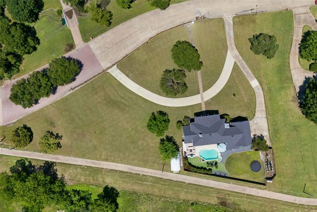 221 Carriage Hill Lane, Heath, TX 75032