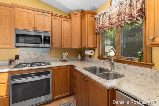 4260 Niles Avenue, Holland, MI 49424