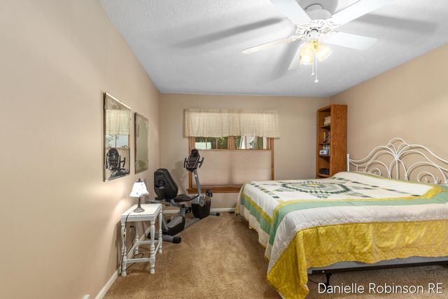 4260 Niles Avenue, Holland, MI 49424