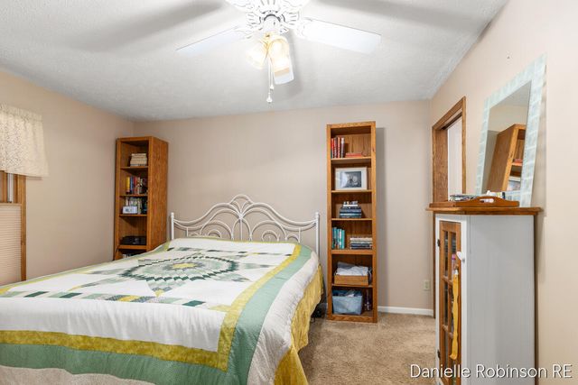 4260 Niles Avenue, Holland, MI 49424