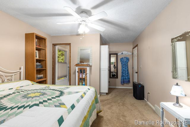 4260 Niles Avenue, Holland, MI 49424