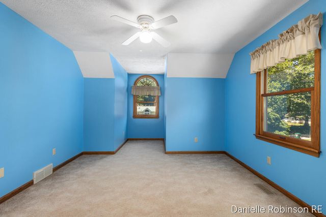 4260 Niles Avenue, Holland, MI 49424