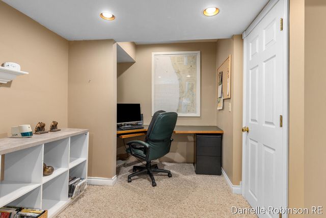 4260 Niles Avenue, Holland, MI 49424