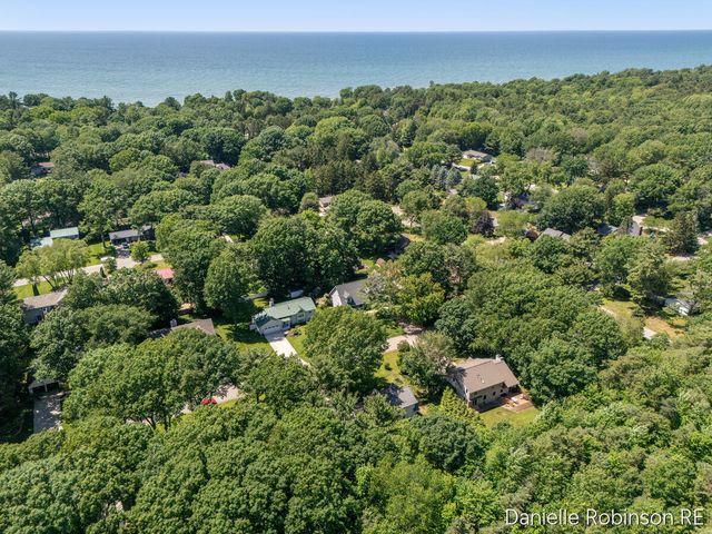 4260 Niles Avenue, Holland, MI 49424