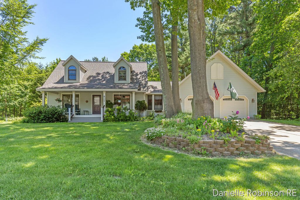4260 Niles Avenue, Holland, MI 49424
