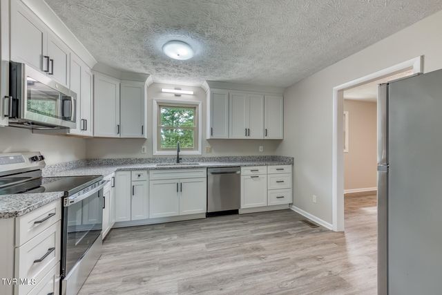 301 Piney Avenue, Piney Flats, TN 37686