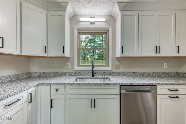 301 Piney Avenue, Piney Flats, TN 37686