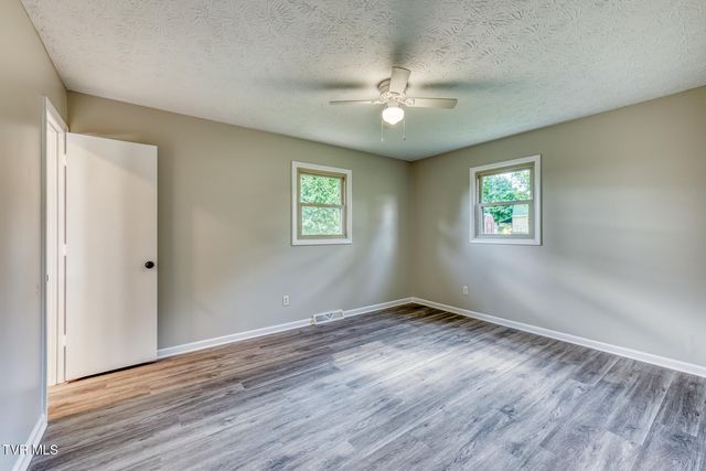 301 Piney Avenue, Piney Flats, TN 37686