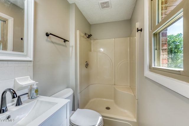 301 Piney Avenue, Piney Flats, TN 37686