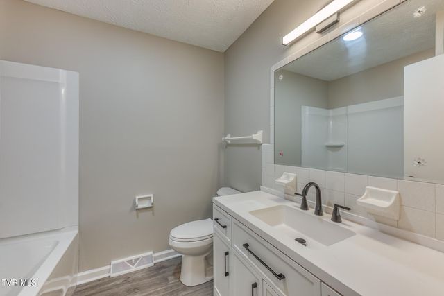 301 Piney Avenue, Piney Flats, TN 37686