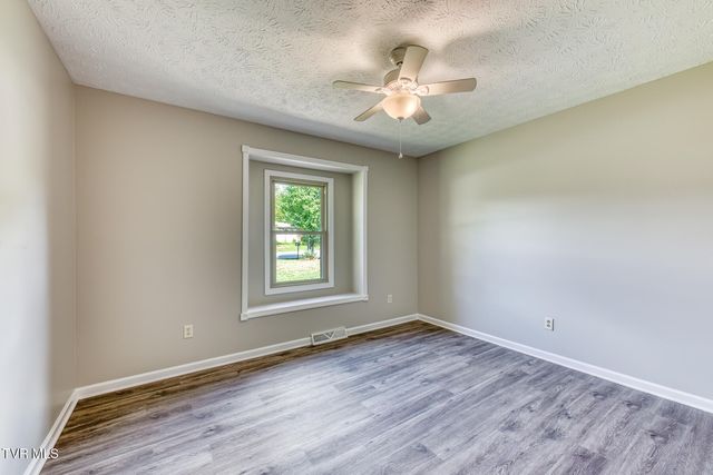 301 Piney Avenue, Piney Flats, TN 37686