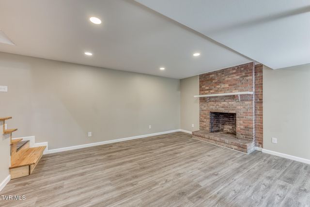 301 Piney Avenue, Piney Flats, TN 37686