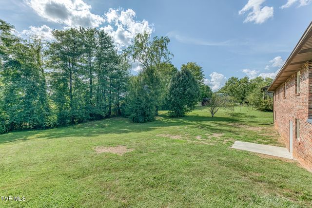 301 Piney Avenue, Piney Flats, TN 37686