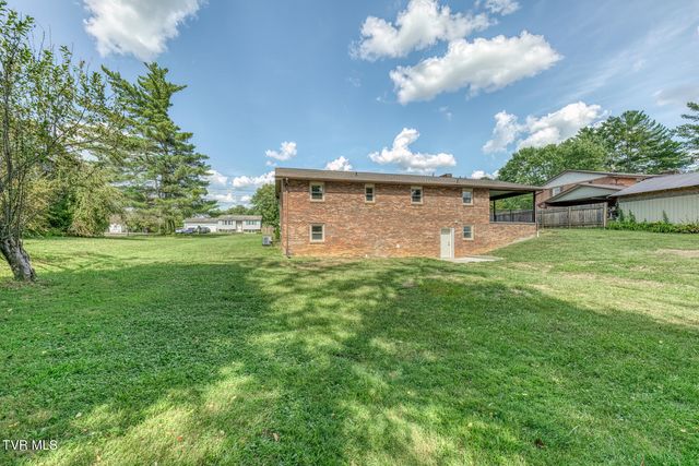 301 Piney Avenue, Piney Flats, TN 37686