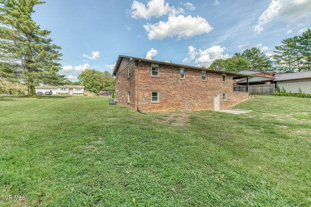 301 Piney Avenue, Piney Flats, TN 37686