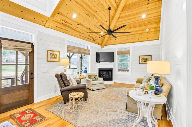 2507 Parker Eller Road, Lansing, NC 28643