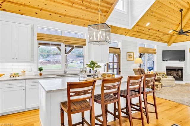 2507 Parker Eller Road, Lansing, NC 28643