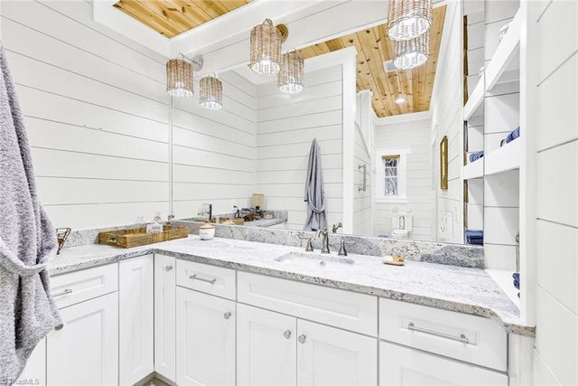 2507 Parker Eller Road, Lansing, NC 28643