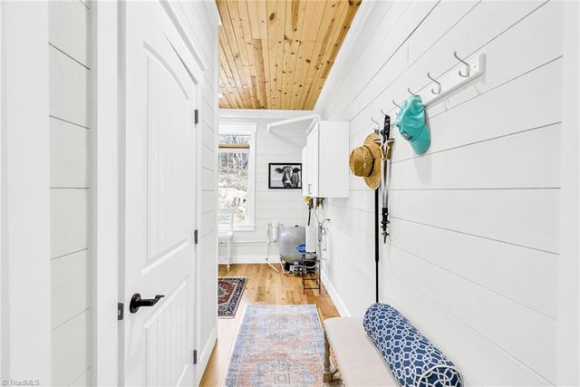 2507 Parker Eller Road, Lansing, NC 28643