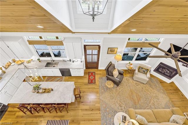 2507 Parker Eller Road, Lansing, NC 28643