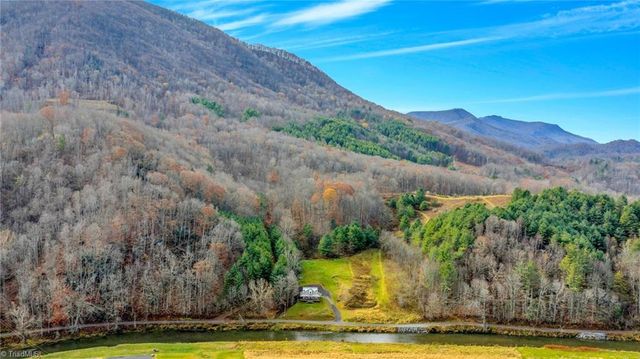 2507 Parker Eller Road, Lansing, NC 28643