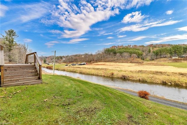 2507 Parker Eller Road, Lansing, NC 28643