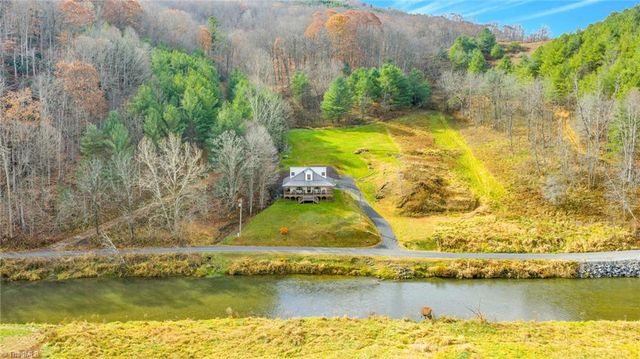 2507 Parker Eller Road, Lansing, NC 28643