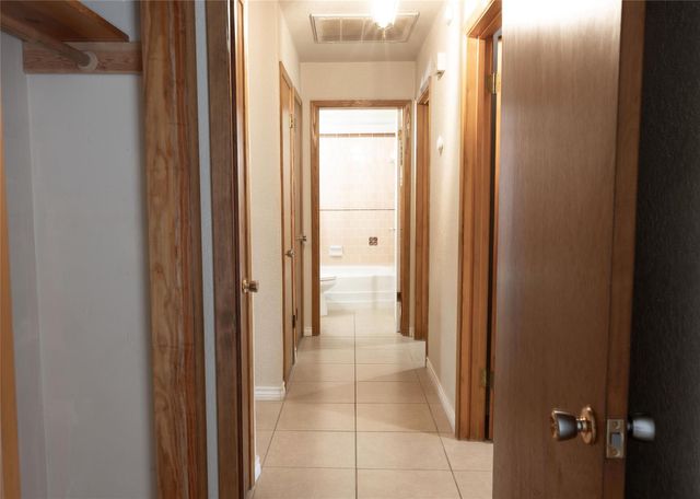 304 Van Winkle Street, Lake Jackson, TX 77566