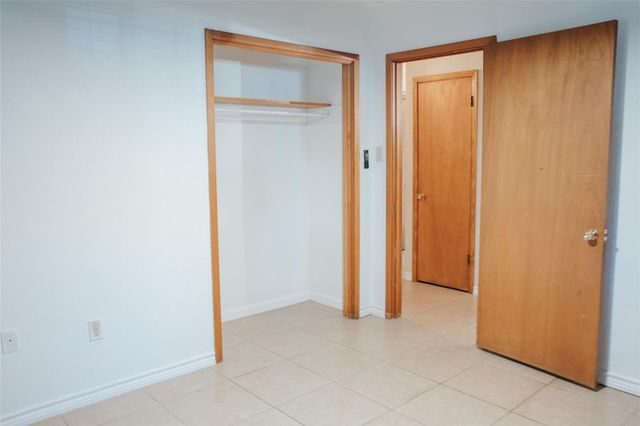 304 Van Winkle Street, Lake Jackson, TX 77566