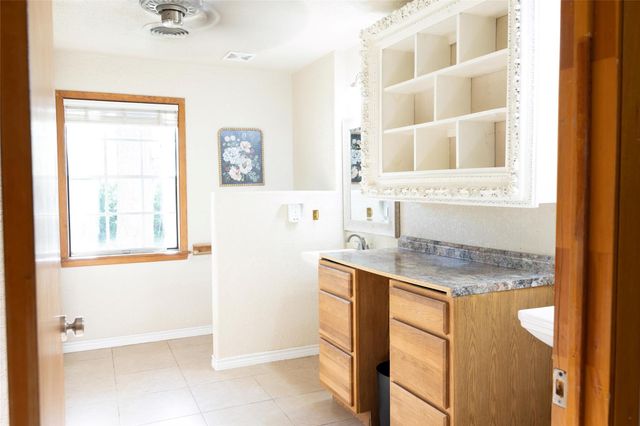 304 Van Winkle Street, Lake Jackson, TX 77566