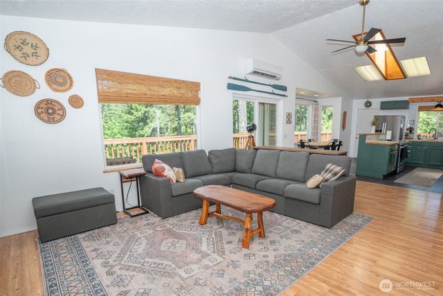 70 N Beaver Place N, Hoodsport, WA 98548