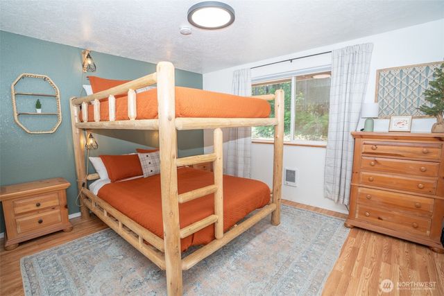 70 N Beaver Place N, Hoodsport, WA 98548